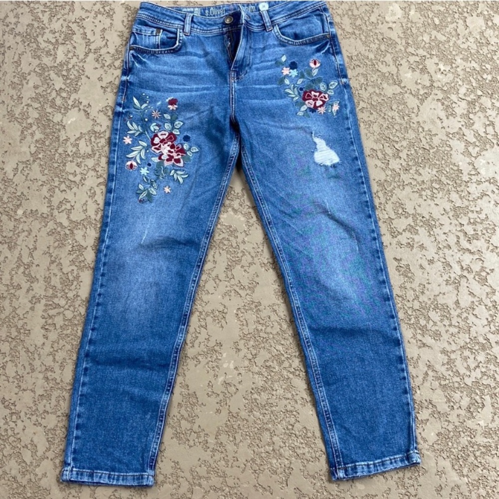 Desigual Top in size M and S. Oliver embroidered jeans in size 34 EU bundle deal